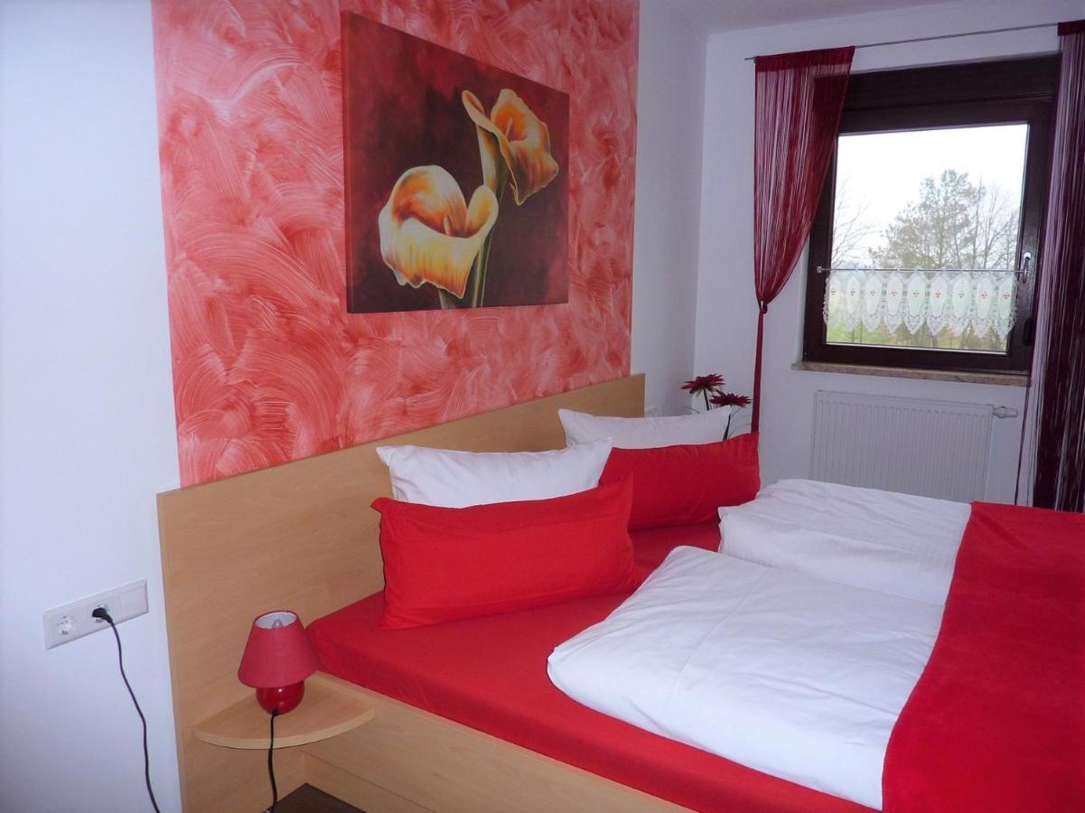 Pension Zum Reiterhof Schmogrow Exterior photo