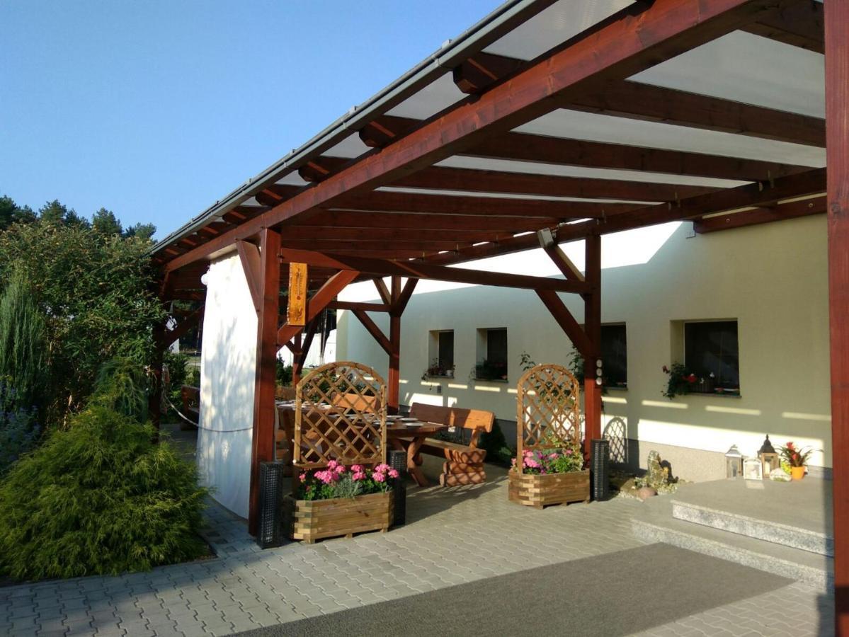 Pension Zum Reiterhof Schmogrow Exterior photo